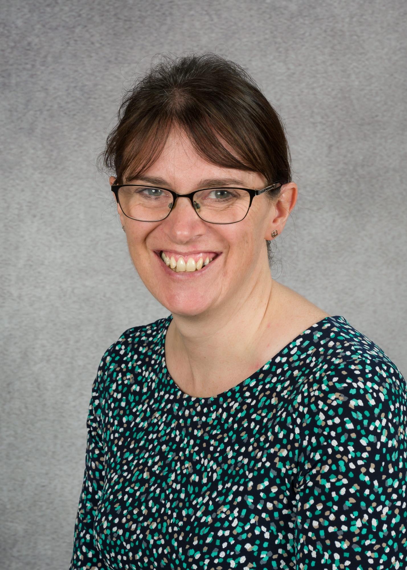 Photo of Elaine Warnham